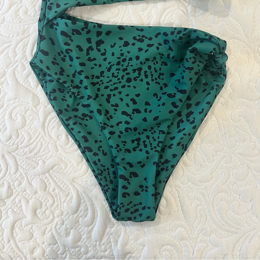 Skatie Green One-Piece Swimsuit - Picture 3 of 11